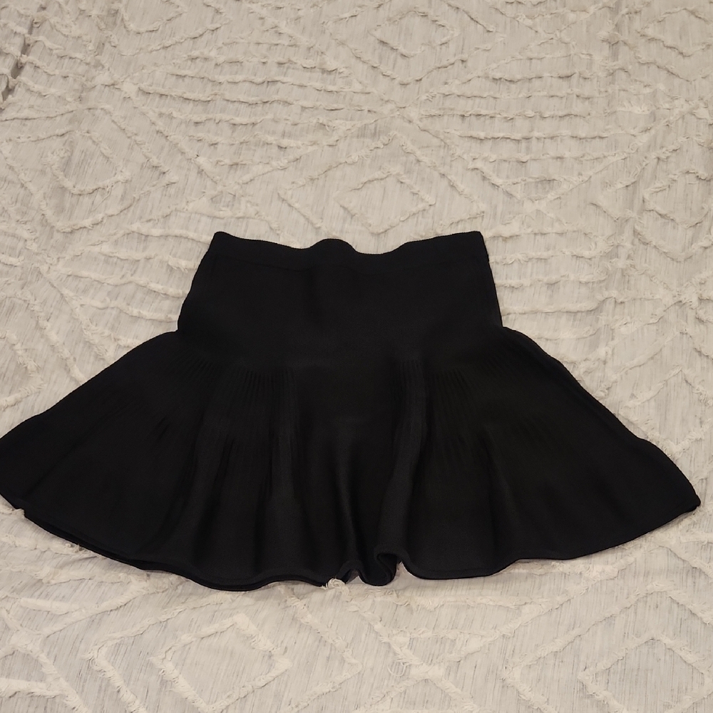 INTERMIX Black Ruffled Skater Mini Skirt Size S! - Picture 2 of 7